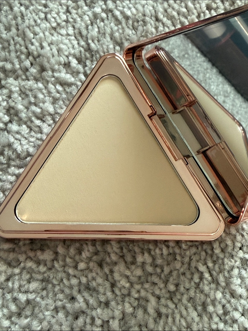 LYS translucent setting powder pressed